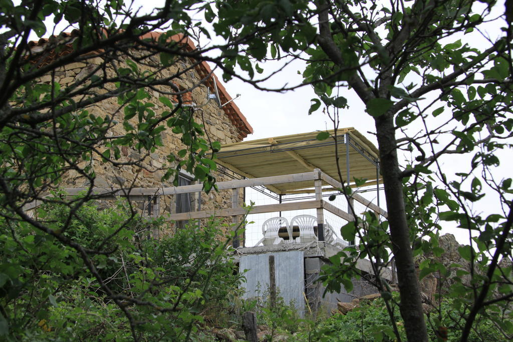 Gite Chez Coste Gilles Saint-Privat-du-Dragon Exterior photo